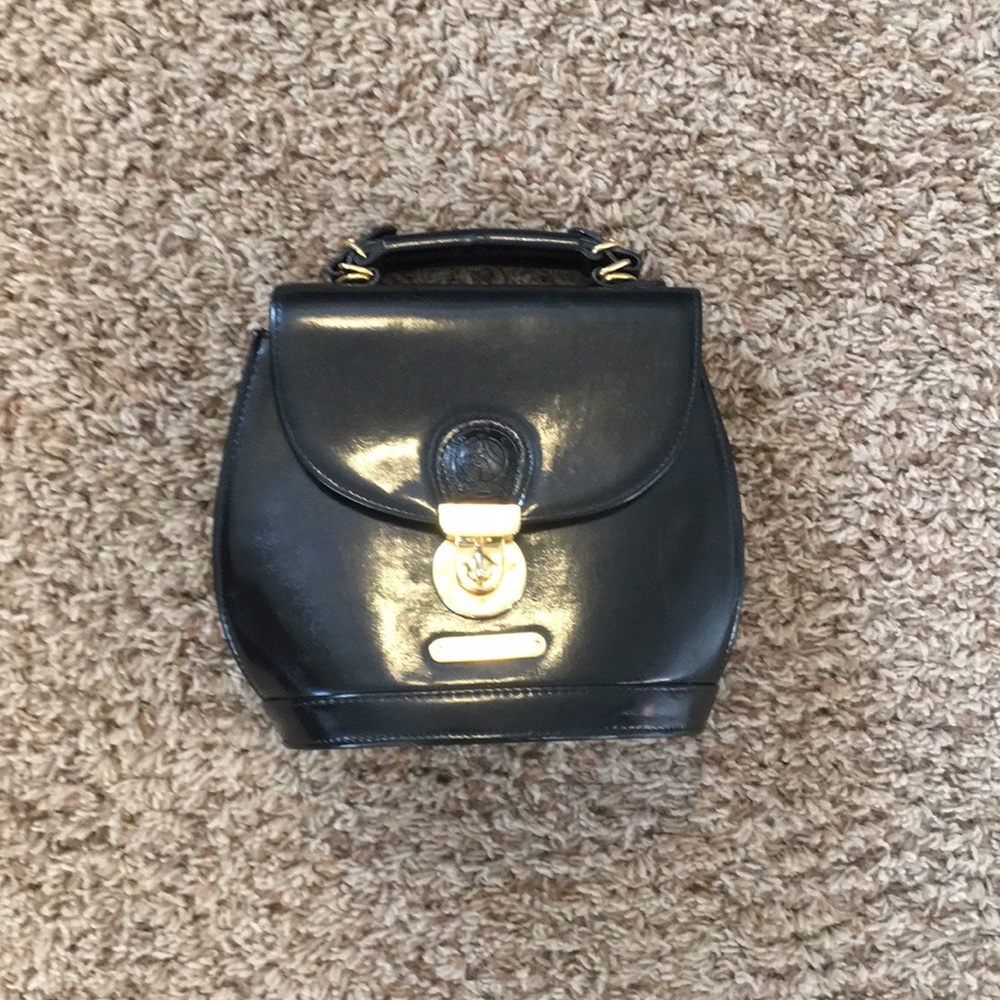 Vintage black hand bag